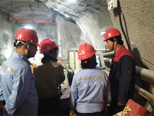 直擊安裝現場｜泰斯特精工精匠，筑起水電系統(tǒng)生產安全堡壘！